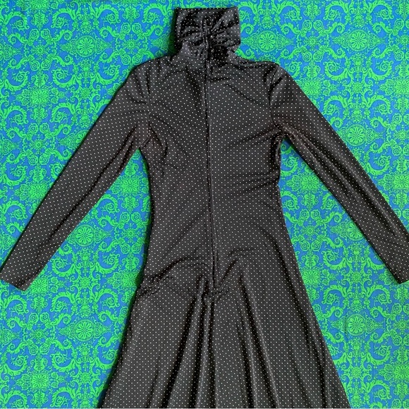 70’s Joy Stevens Turtle Neck Maxi Dress
Size: vintage 5/6 - Picture 6 of 14